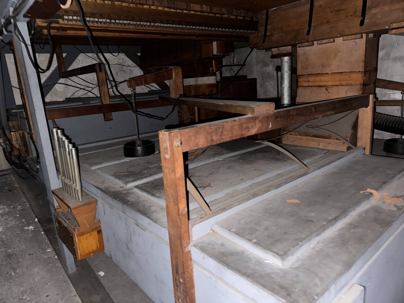 Chamber before cleaning and lighting