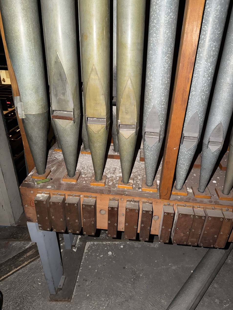 Pedal chest before cleaning