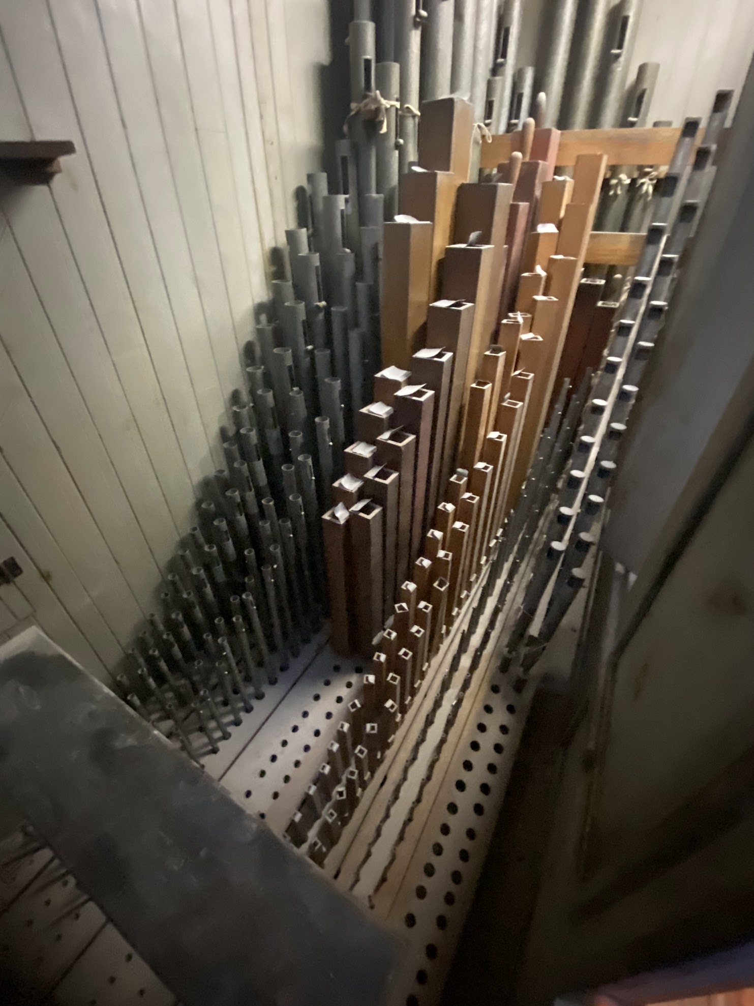 Choir pipework